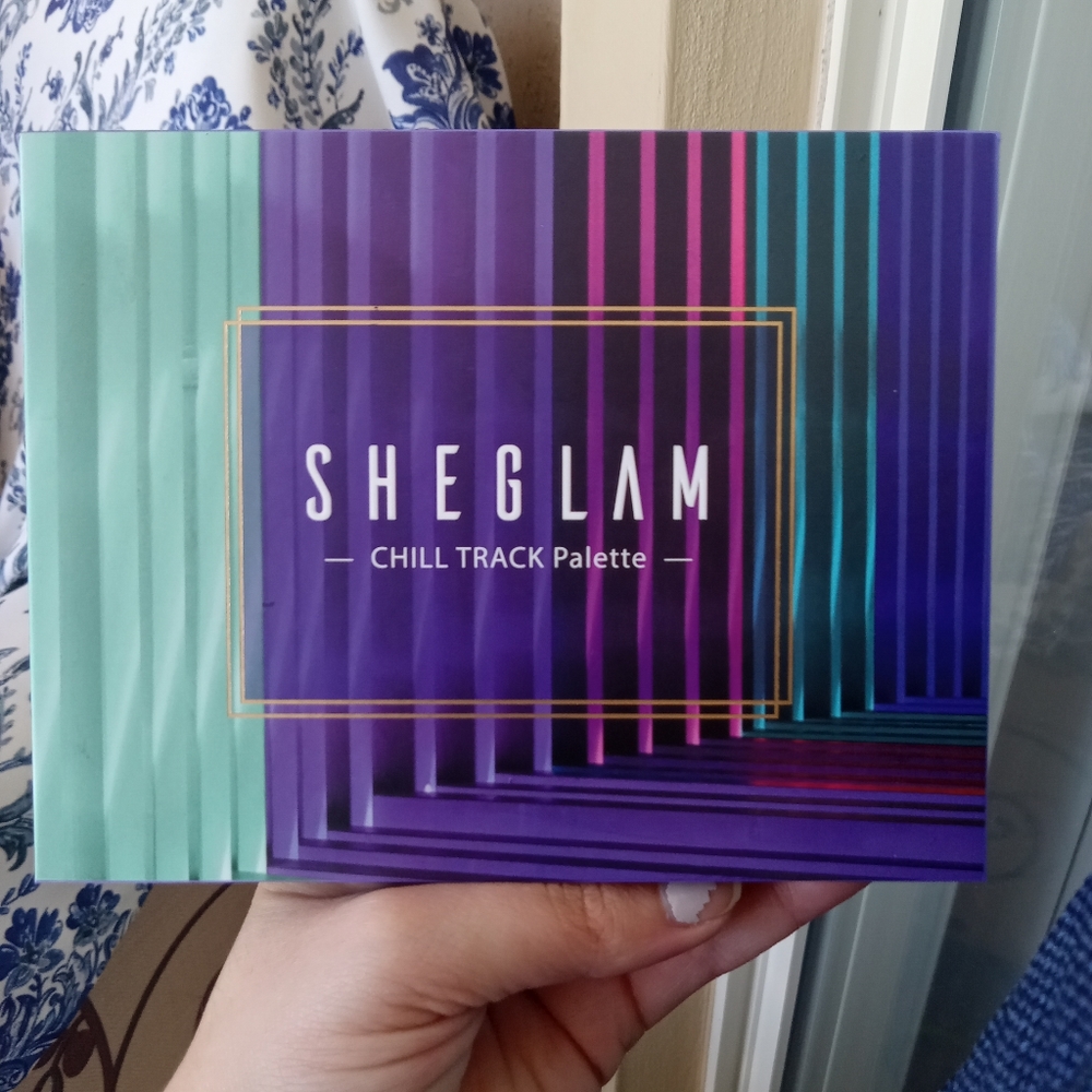 12 pan eyeshadow palette